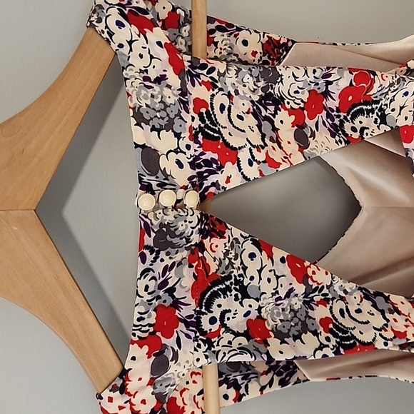 BCBGENERATION Floral Romper - Picture 7 of 7